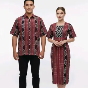 SET COUPLE TENUN JEPARA WARNA MERAH GARIS – BAJU PASANGAN UNIK DAN CANTIK, DENGAN BAHAN NYAMAN DAN MOTIF TRADISIONAL UNTUK ACARA RESMI, OUTFIT HARIAN, ATAU HADIAH PASANGAN DRESS WANITA DAN KEMEJA PRIA MERAH MARRON