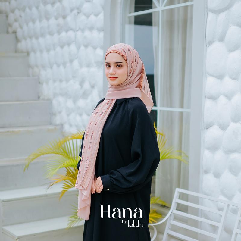 Lotun Hana Series - Hijab Pashmina Instan Printing Motif Etnik Material Premium Simpel Mudah dipakai - Peach Rayon Ceruti 8