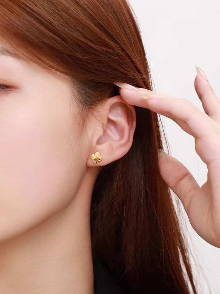 Product Introduction of 【Pre-order】Au999 Pure Gold 24K Shining Clover Fish-scales Daily Fashion Jewelry Earrings 5