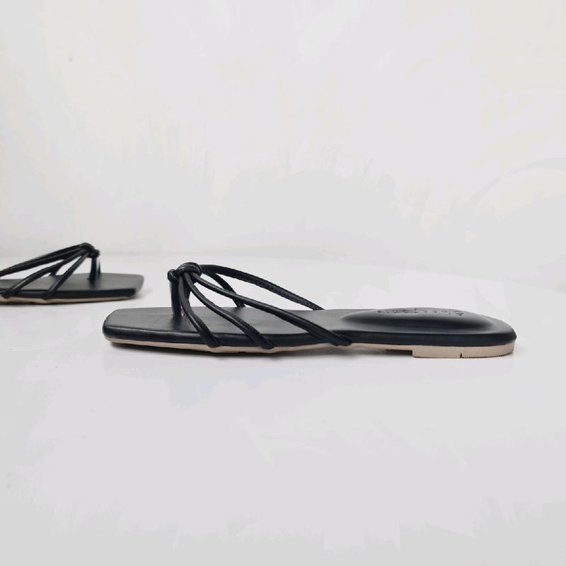 Shoeponic ARA - Trend 2025 Sandal Wanita Comfort Alas Sol Premium Sandal Flat Hitam Dan Silver 5