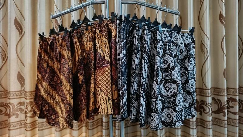 Product Introduction of Celana Batik Boim untuk Anak dan Dewasa, Bahan Katun Adem dan Nyaman -Panjang, Pria 9
