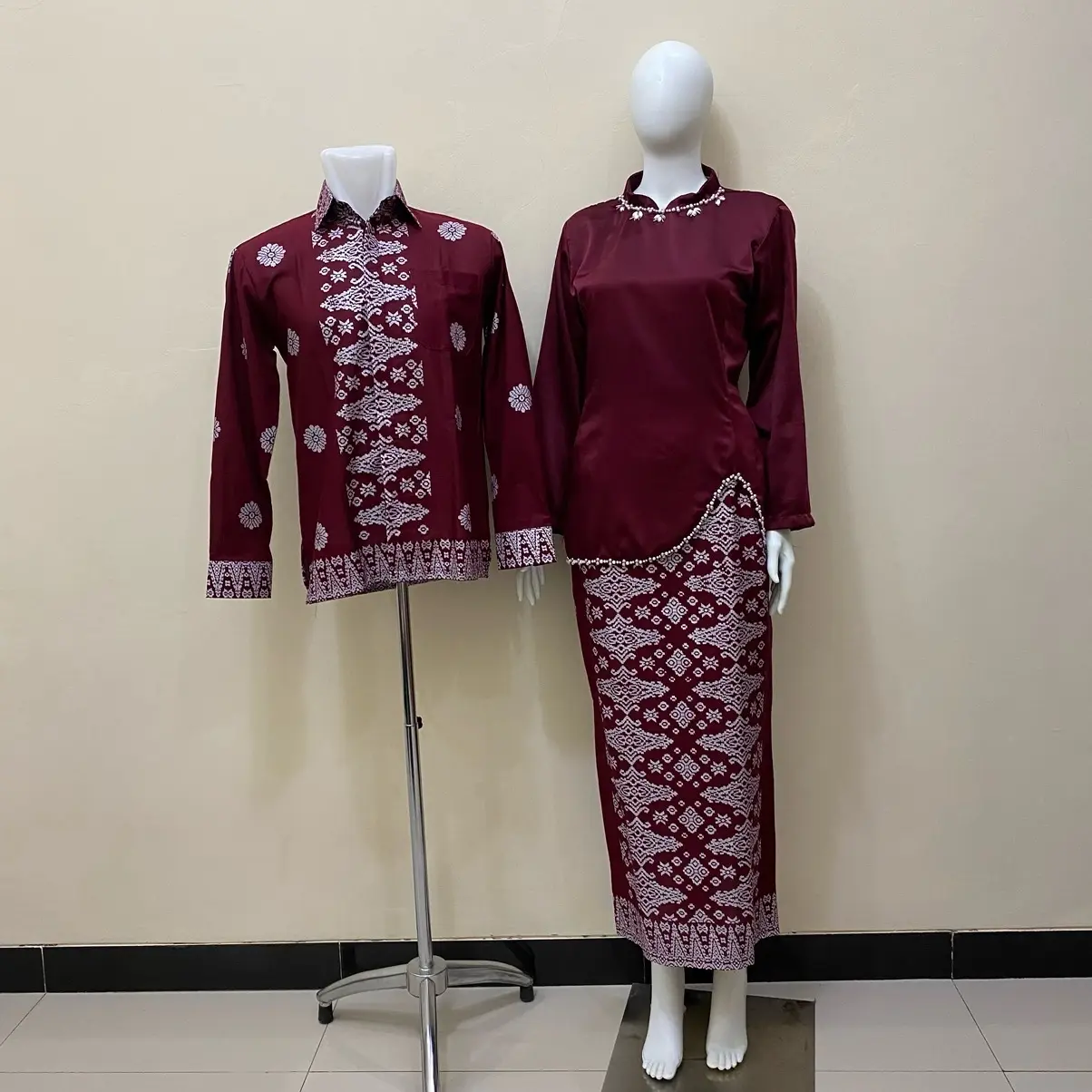 BATIK COUPLE KALUNA MAROON SILVER by auliaaa.id