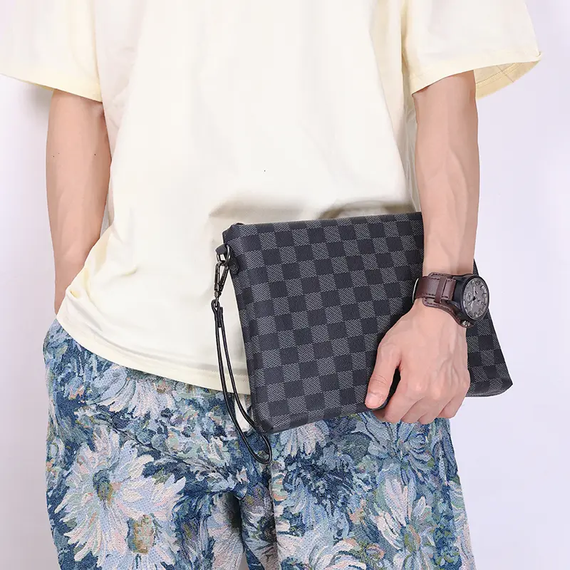 2023 New Handbag Men's Checkered Envelope Bag Handheld File Bag PU Business Casual Men's Bag Clip Bag