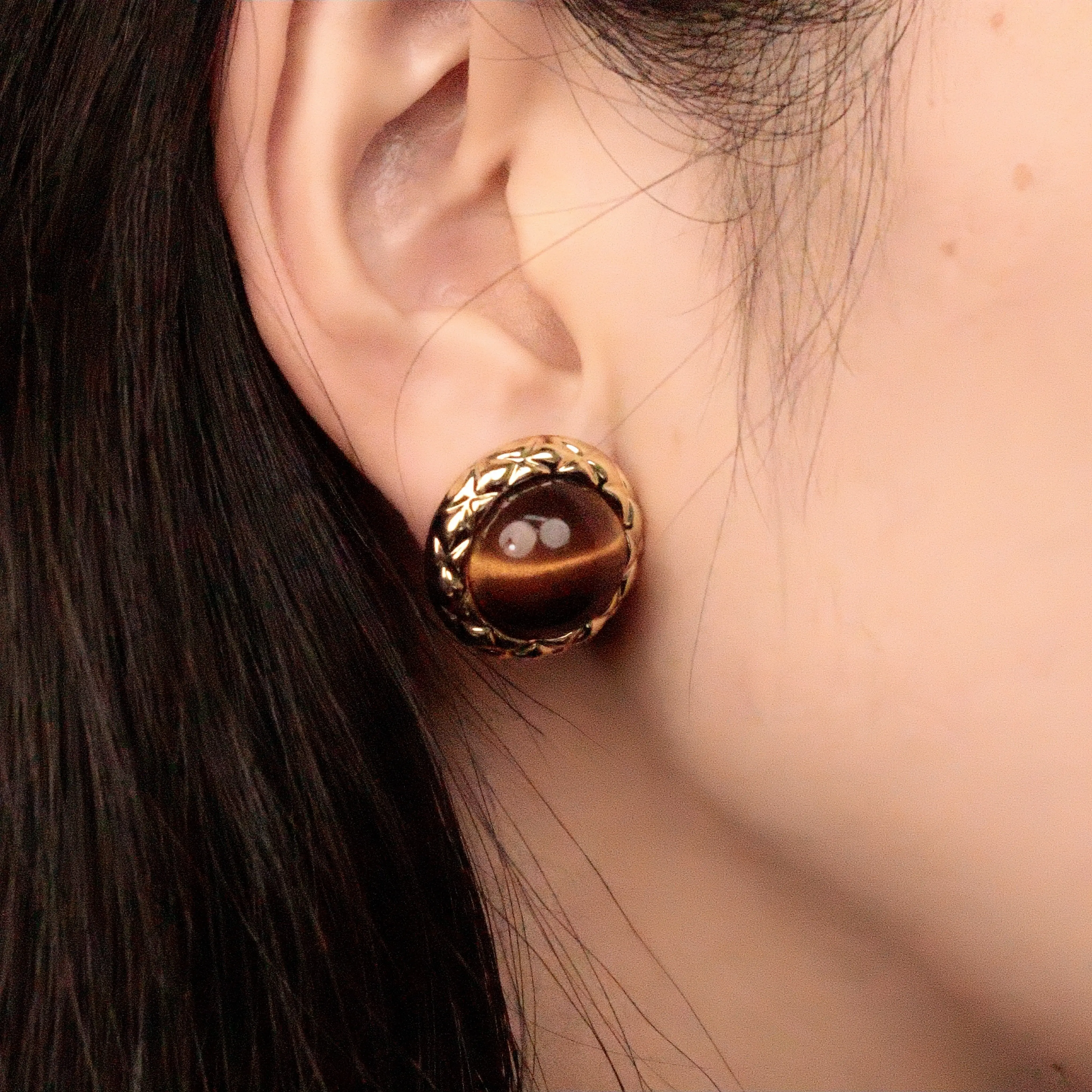 2024 French Vintage Small Fragrant Silver Needle Earring Round Fried Dough Twists Frame Tiger Eye Stone Earring