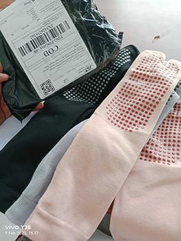 Product Review of Kaos Kaki Anti Slip Ukuran L Panjang Sebetis Wanita Bahan Nilon Spandex Lembut Muslim from ن**🌷 0