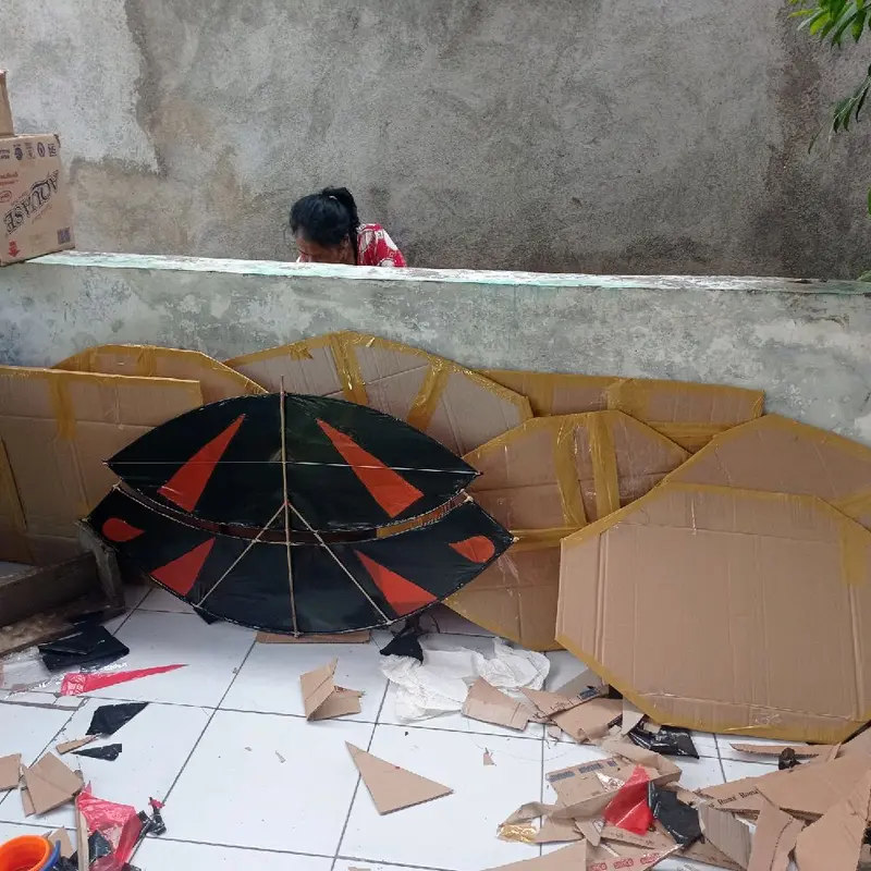 layang2 gapangan ceper siap terbang t 75cm L 85 cm 4