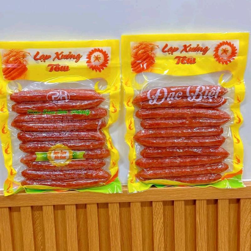 1Kg Lạp Xưởng Tôm Thịt Đặc Biệt: (K0 Quà), Lạp Khô,vị mặn-ngọt. 20% tôm+80%nạc heo và mỡ heo.. Nạc nhiều ít mỡ, (1kg=2túi). Thương hiệu hơn 45 năm.
