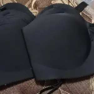 BH Bra push-up Invisible Strapless Tanpa Tali Anti Slip One-Piece Korea Model Backless Tanpa Tali Polos Untuk Pakaian Dalam Wanita