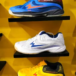sepatu bulutangkis merk eagle cygnus