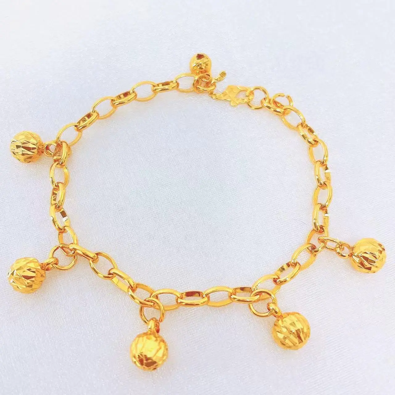 Dazzling Little Planet Bracelet, adjustable length, shining planet makes you dazzling and eye-catching, transporting love, luxurious and high-end, preferred holiday gift for family, loved ones, and friends, non fading titanium steel flat chain