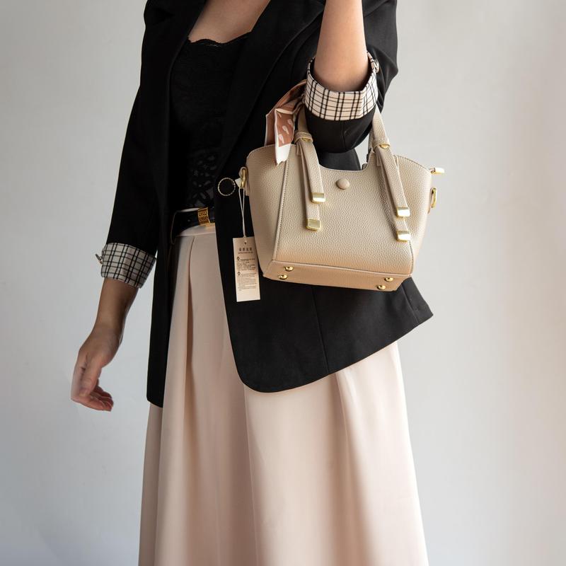 [LIVE - 8882] Túi Xách Nữ Da Mềm Thời Trang Quảng Châu Cao Cấp Chi Tiết Mạ Vàng Tặng Kèm Khăn Lụa bag 8