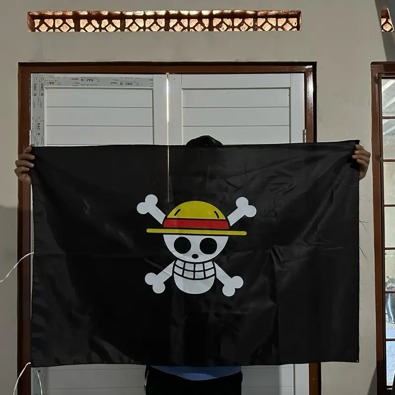 Bendera One Piece Tengkorak Kain Polyester Ukuran Jumbo 110x70 cm Sablon Kuat Anti Luntur Cocok Untuk Berbagai Keperluan