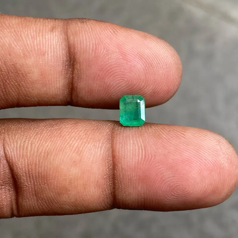 Batu Permata Zamrud Colombia natural zambian Columbian emerald jamrud ukuran kecil kotak dim 6.5x5x3