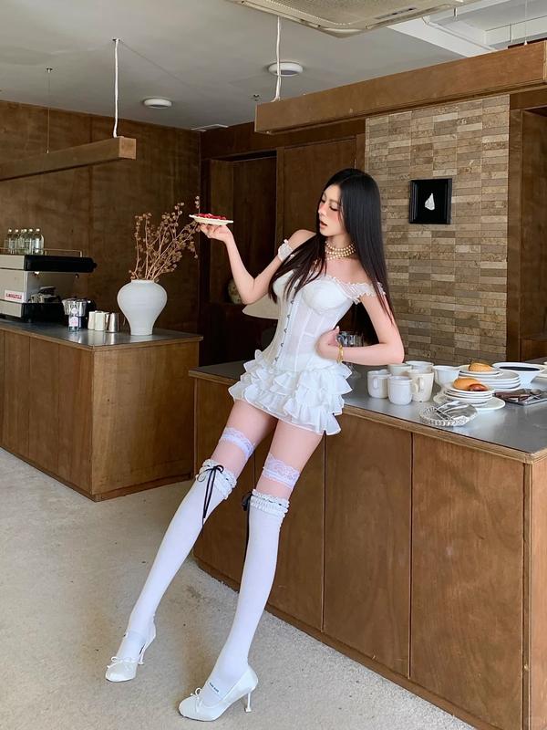 Lancy Set váy Trắng vibes mùa hè đi biển áo quây tơ mix corset ren cup ngực , chân váy tơ xòe tầng có lót quần 3