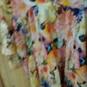 Alhamda Fashion Yura Dress Kaftan Rayon Premium Original Wanita Motif Bunga Baju Pesta Midi Panjang Busui Friendly Nyaman Mewah Kondangan Elegan Lengan Lonceng Resleting Depan Viscose