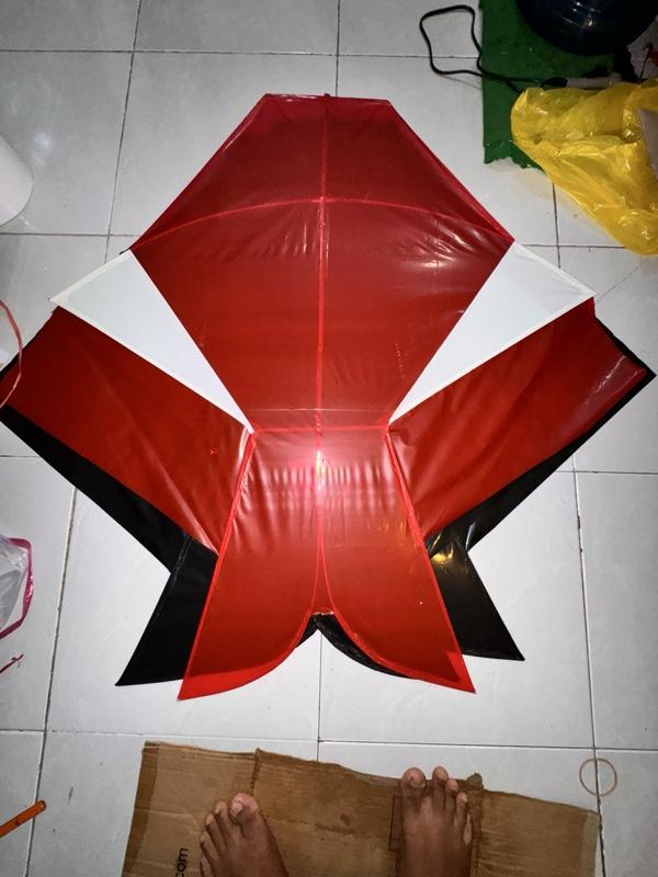 Layangan Cotek Blolong 1 Meter Warna Random Bagus Seperti Dalam Gambar Paling Diminati Anak-anak Kualitas Terbaik sudah (kenocdown) Layangan Cotek Blolong 1 Meter Warna Random Bagus Seperti Dalam Gambar Paling Diminati Anak-anak Kualitas Terbaik sudah (kenocdown)