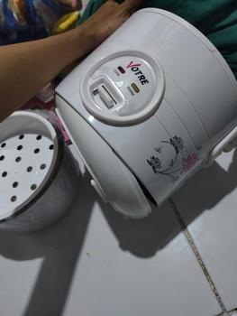 Product Review of 【COD】Votre Rice Cooker G-11  Penanak Nasi Desain Elegan dengan Lapisan Tutup Kaca Free Saringan Kukus from V**r 0