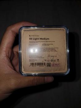 Product Review of SOMETHINC HOOMAN Under Control HD Blur Loose Powder - Bedak Tabur Wajah from D**a 1