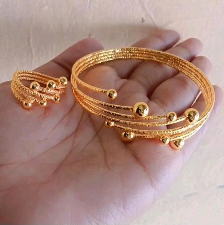 Set Gelang Dan Cincin Perhiasan Perempuan Berlapis Emas Gold