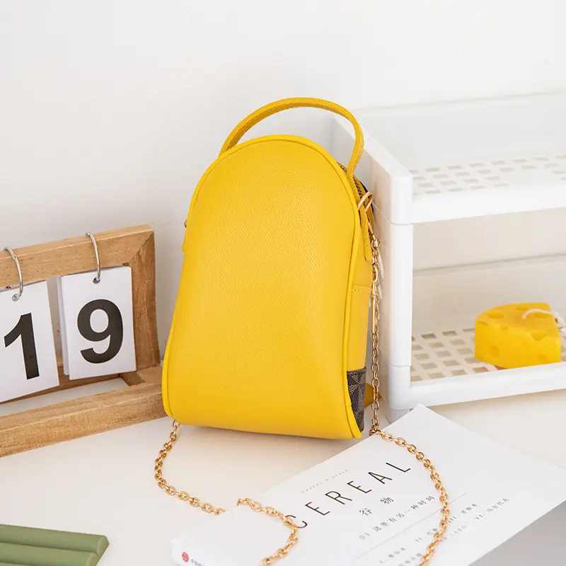 Tas selempang wanita- Minion bag 3