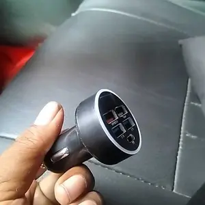 Charger Mobil 66W Layar Digital LED Bahan ABS dan Logam 4 Port USB dan 1 Port Type C Fast Charging Cocok untuk Pengemudi Keluarga Perjalanan Mobil Warna Hitam Perak Universal 12V 24V