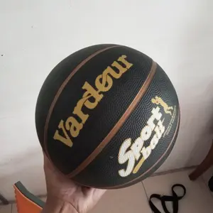 【Vardour】Bola Basket Ukuran 5/7 FIBA Standar - Material Karet Premium Anti Slip, Desain Ergonomis Nyaman Pegang, Tahan Lama untuk Lapangan Indoor, Outdoor & Aspal (Cocok untuk Sekolah, Club, dan Pemula)Bonus Gratls Pompa & Jarum Ball bola basket