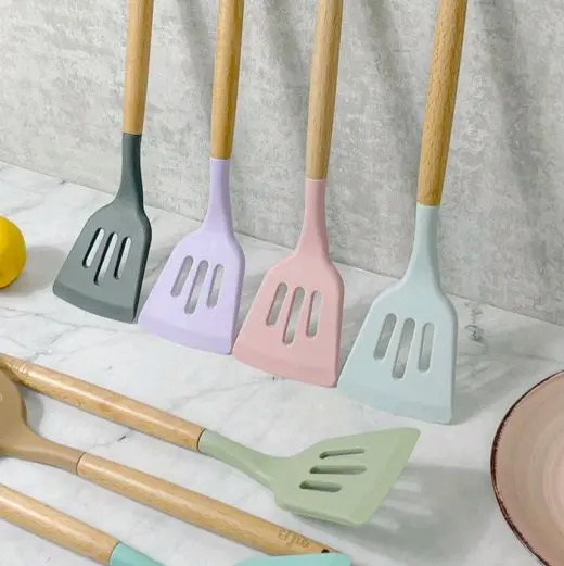 Spatula Silikon Sodet Lubang Anti Panas Alat Masak