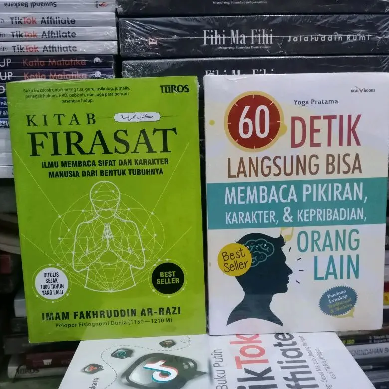 1 paket 2 buku kitab firasat dan 60 detik bisa baca pikiran 1