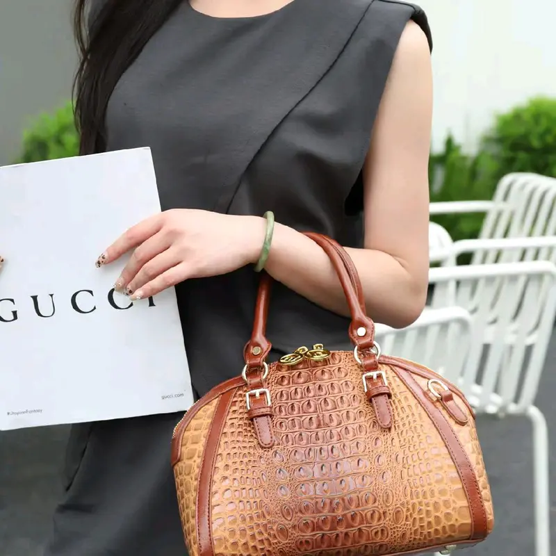 Defino Bella 6026 tas fashion limited edition, harga terjangkau, tas iriginal, tas pesta terbest seller, kwalitas terjamin otiginal, semua bahan premium. 6