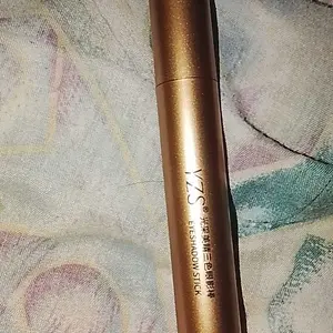 【COD】Tutup Mata 3 Warna Gradient untuk Pemula! Stik eyeshadow ini tahan air dan keringat, dengan tekstur matte dan shimmer, mudah diaplikasikan, tahan lama, dan dapat membantu Anda dengan mudah menciptakan mata yang memesona!