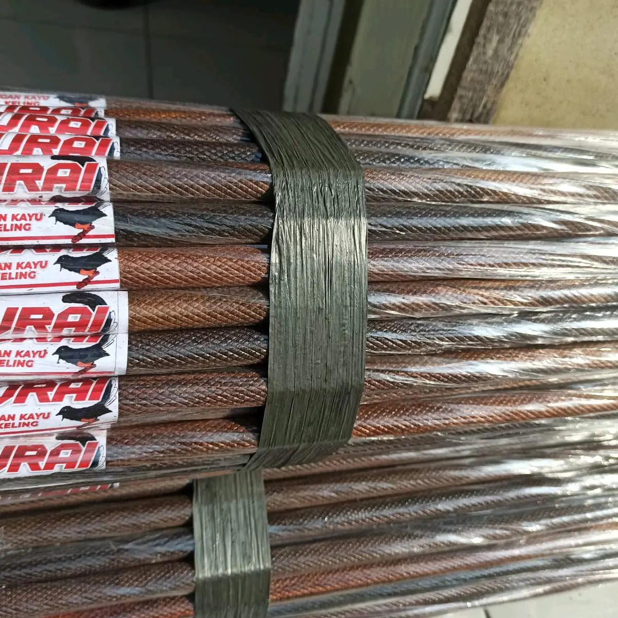 Tangkringan ulir kayu angsana keling untuk murai batu, kacer, dll