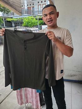 Product Review of KAUS KANCING WAFFLE LENGAN PANJANG PRIA MODEREN TERBARU Baju Hitam from s**u B**a 3