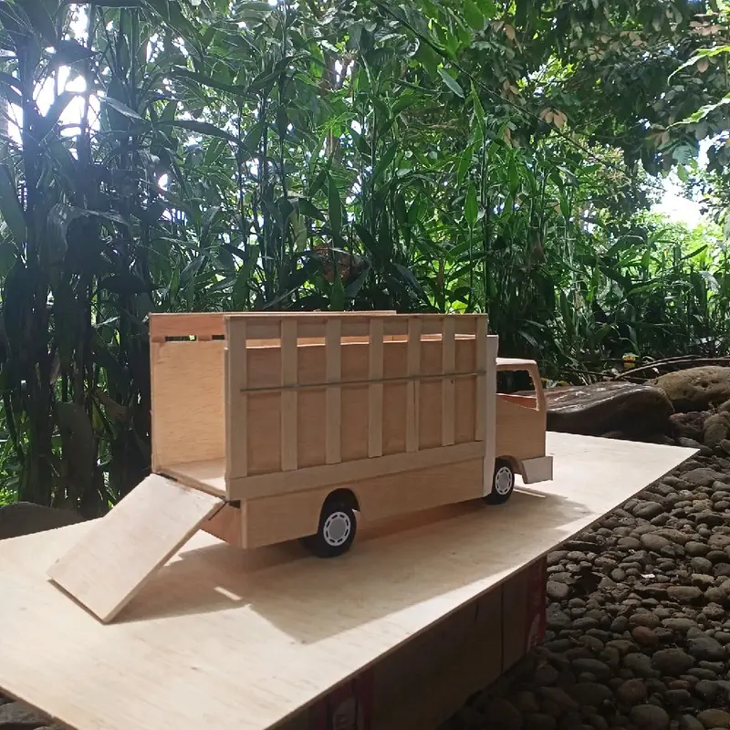 miniatur truk oleng bisa belok kanan kiri 1