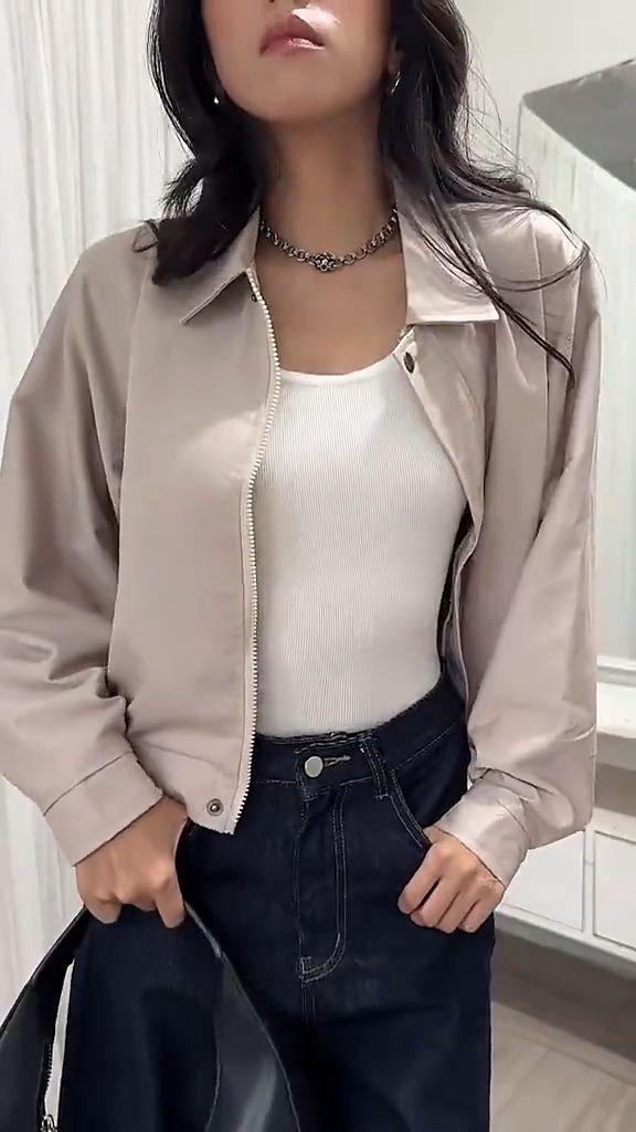 Jaket Crop Bomber Casual / Jaket Wanita Korean Style / Jaket Crop Top Formal Kekinian