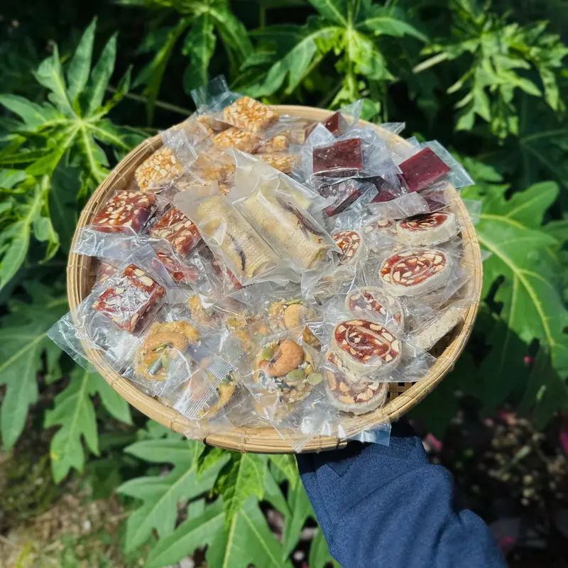 Product Introduction of Kẹo Quê Xứ Dừa (bấm vào chọn vị) - Kẹo Tết Nhân Gian Miền Tây Nam Bộ - Kẹo chuối, kẹo dừa, kẹo mè xửng, kẹot ngọt - Tiệm Của Bee Beekit 9