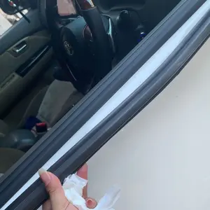 Pelipit Karet Kaca Pintu Luar Fortuner 2005 2006 2007 2008 2009 2010 2011 2012 2013 2014 2015 Original