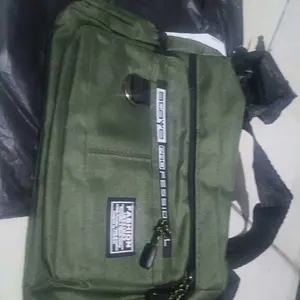 Tas Pria Kapasitas Besar Tas Bahu Ransel Tahan Air Tas Multi Saku Tas Kerja Kasual Pria