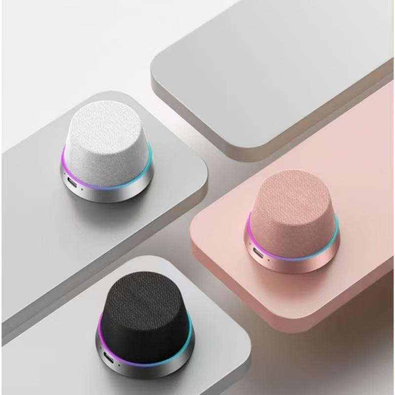 Loa Bluetooth từ tính, loại nhỏ gọn, âm bass mạnh, bán rất chạy, có thể mang theo khi đi chơi ngoài trời và dùng làm giá đỡ điện thoại. loakaraoke k12