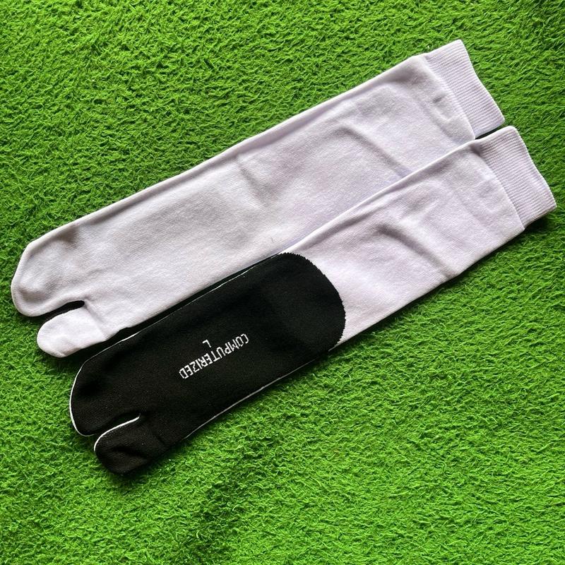 1pasang kaos kaki jempol putih telapak hitam panjang 2