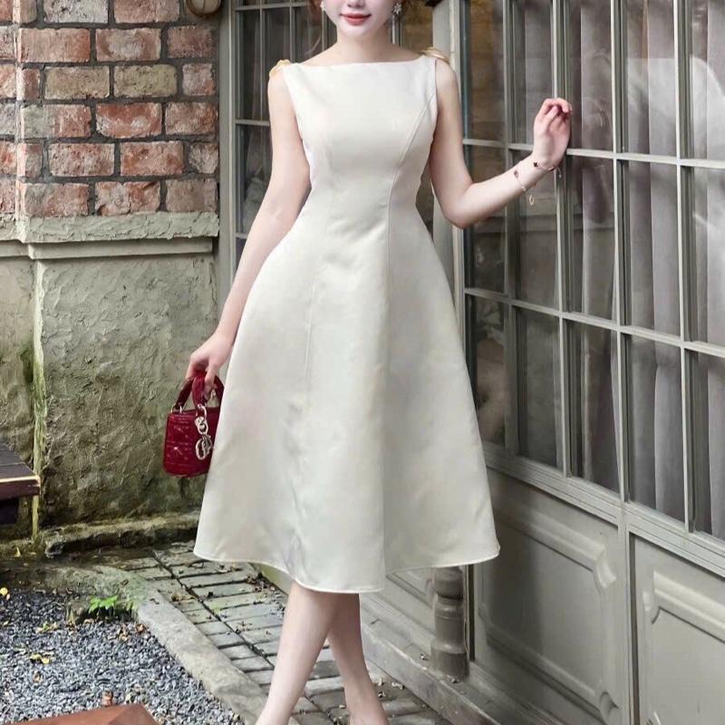   D06  ĐẦM MIDI CỔ THUYỀN LƯNG HOA MOONTAY SHOP SIZE S M 