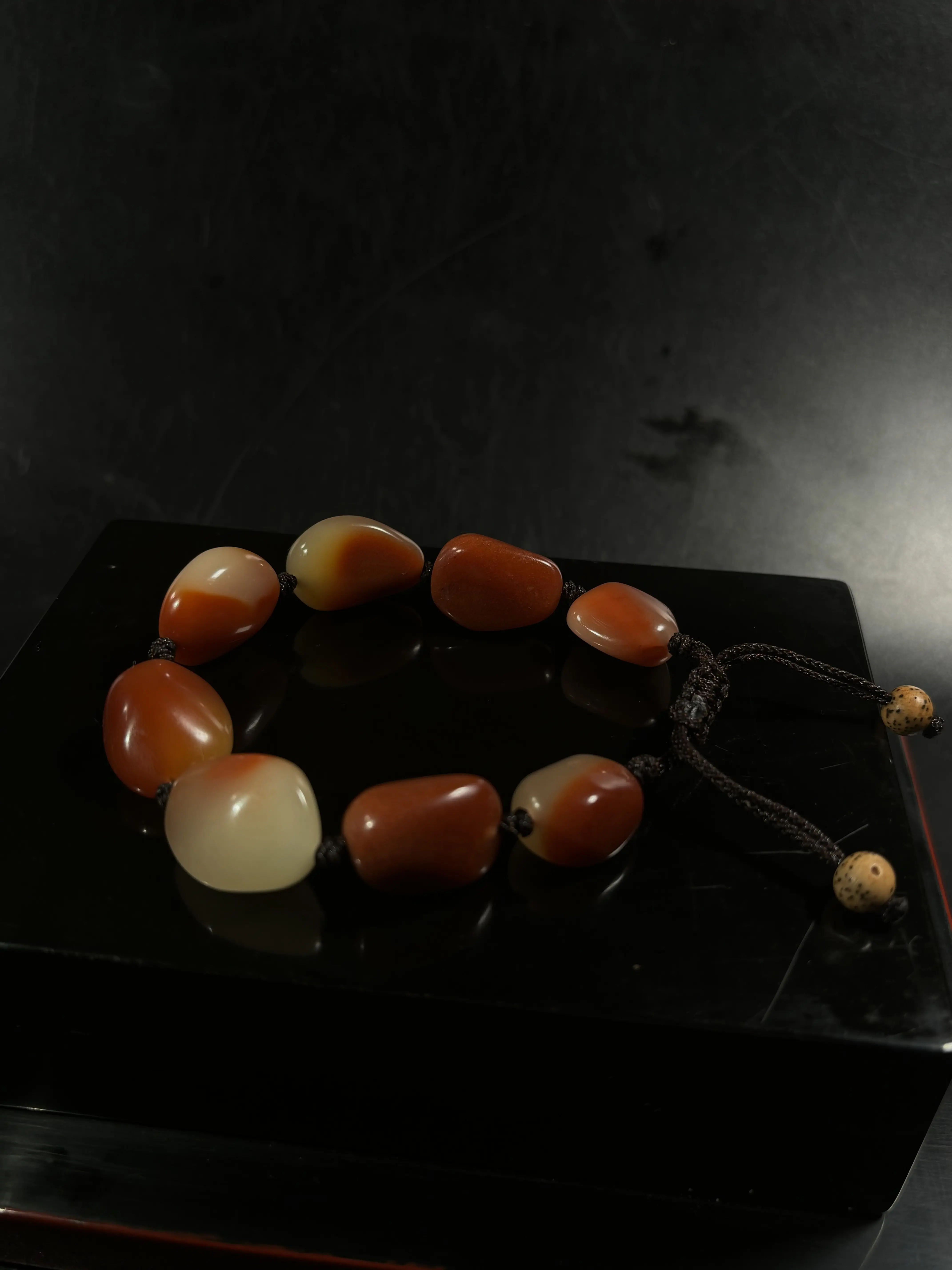 A Shoushan stone bracelet, a hibiscus stone bracelet, a Chinese traditional culture, a cultural collection bracelet, a play bracelet, a red and white bracelet collection