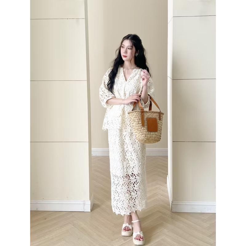    Mở Bán - Bầu Mặc Được Dưới 65 kg   Set Áo Ren Hoa Cổ V Dáng Dài Tay Bồng Phối Chân Váy Xuông Tôn Dáng 