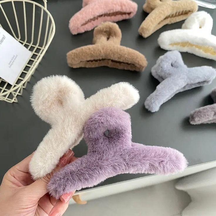 Jedai Fluffy Korea Viral – Jepit Rambut Bulu Lembut Wanita Kekinian Jedai Fluffy Korea Viral – Jepit Rambut Bulu Lembut Wanita Kekinian