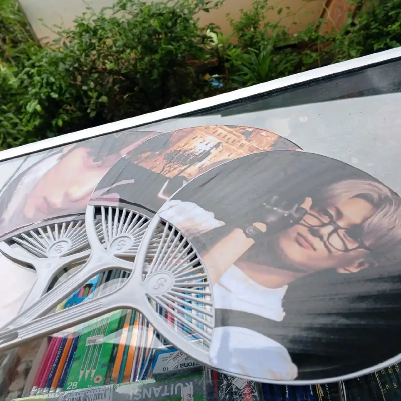 Kipas Kerang Custom dengan Foto Sendiri - Hadiah Unik dan Personal - Kertas 3