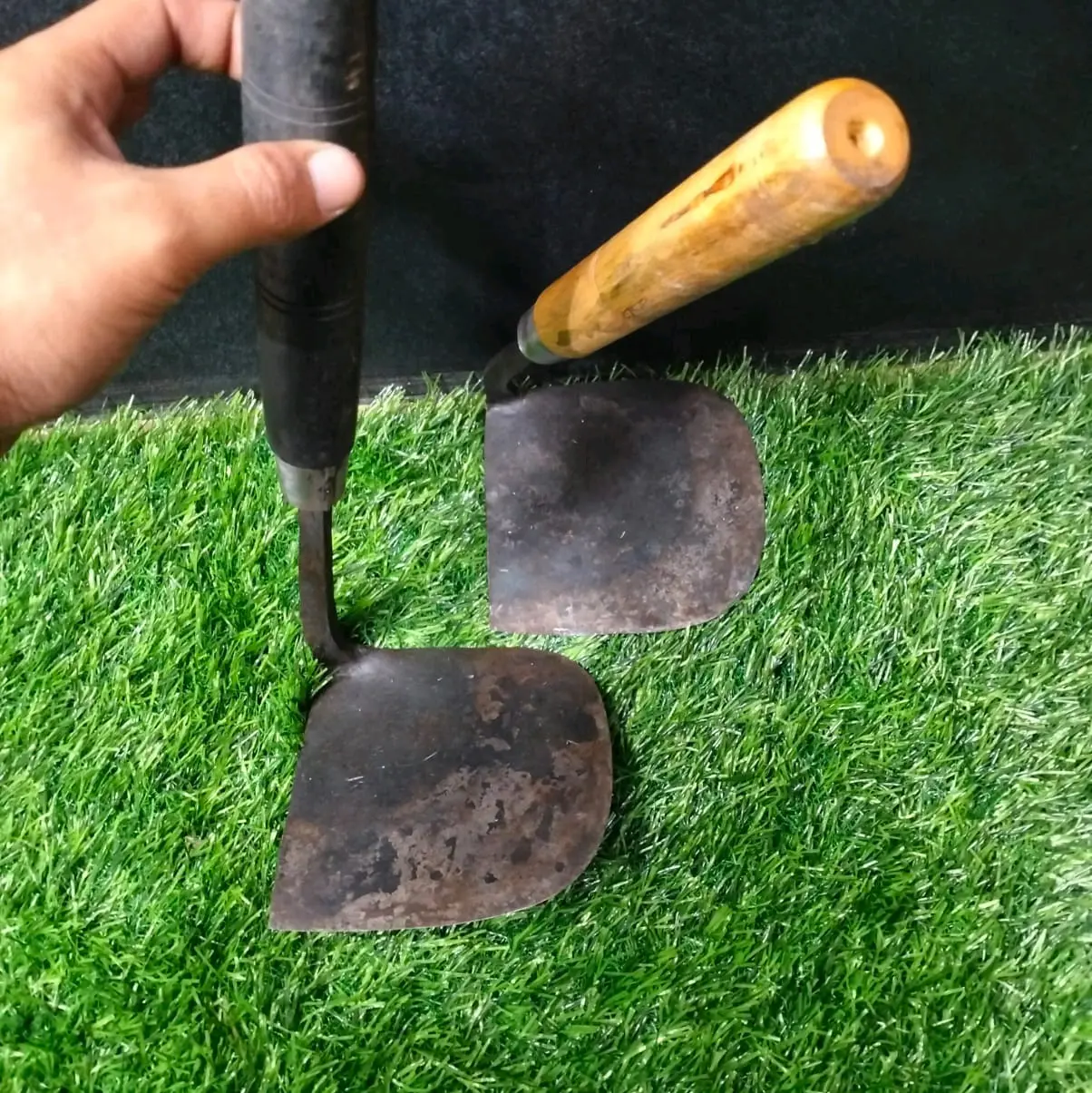 KORED BUAT BERSIHKAN HALAMAN