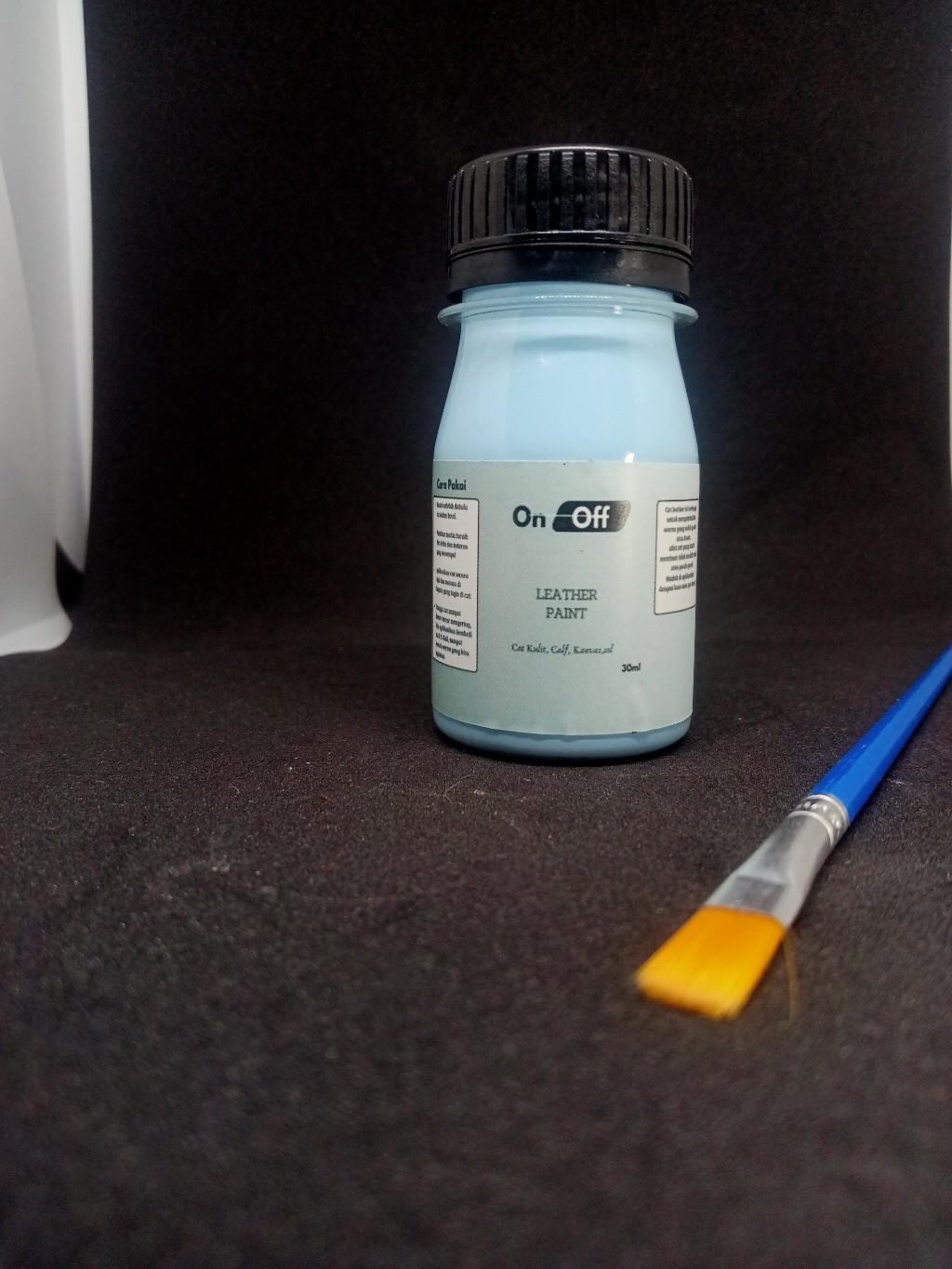 Cat Sepatu Kulit, Topi, Kaos, dan Lain-lain 30ml dengan Kuas Gratis