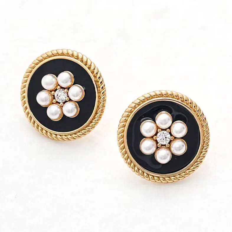 Dear Dust | S925 Vintage Pearl Flower Stud Earrings
