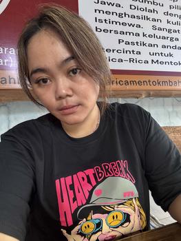 Product Review of Kaos Croptop Oversize - Kaos Wanita Motif Sablon - Kaos Atasan Oblong Cotton Combed 24s - Varian HEART BREAK HITAM from E**i 1