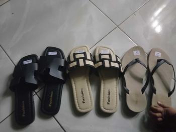 Product Review of PROMO Beli 1 Gratis 2 Sandal Wanita Fashion | Sandal Slop Jepit Wanita Viral Kekinian | sandal Teplek Wanita Terbaru Sendal Karet Cewek from R**a n** 0