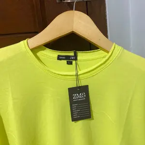 ￼KAOS UNFINISHED DISTRO | KAOS POLOS LENGAN PENDEK | BAHAN COTTON STREETCH COMBED M,L,XL Keren